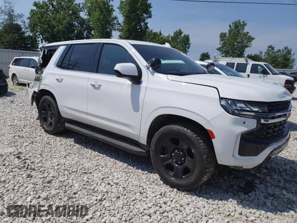 2023 Chevrolet Tahoe Commercial z VIN 1GNSKLED9PR436472, wystawiony jako Copart lot #64459875 z przebiegiem 20 741 mil mil oraz Szkoda całkowita • Salvage title. Historia ofert i sprzedaży dostępna na DreamBid. Obrazek 4.