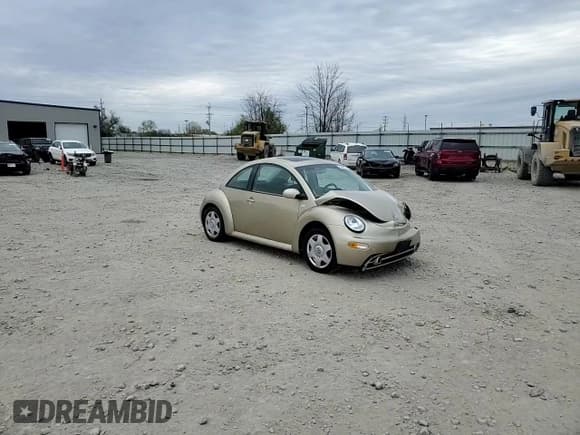 ✅ 2001 Volkswagen Beetle GLS • VIN: 3VWCB21C11M463238 • Lot: 91446615. Listed on Copart with 51,962 mi. Free auction sales archive from the USA and detailed vehicle history report at DreamBid. Image 13.