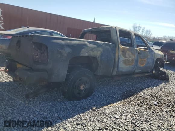 ✅ 2008 Chevrolet Silverado 2500HD 1LT • VIN: 1GCHC23698F110060 • Lot: 47788415. Wystawiony na Copart z przebiegiem Nie podano. Bezpłatny archiwum sprzedaży aukcyjnych z USA i szczegółowy raport historii pojazdu na DreamBid. Zdjęcie 3.