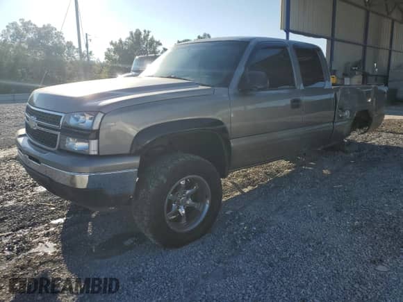 2006 Chevrolet Silverado 1500 LT1 с VIN 2GCEC19V661113823, выставлен на аукционе Copart как лот 85855985 с пробегом 173 394 миль миль и Списание • Salvage title. История ставок и продаж доступна на DreamBid. Изображение 1.