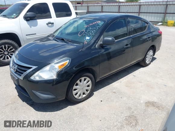 ✅ 2015 Nissan Versa S • VIN: 3N1CN7AP9FL883176 • Лот: 42762933. Опубликован ранее на IAAI с пробегом 129 601 миль. Бесплатный доступ к архиву аукционных продаж из США и подробный отчёт об истории автомобиля на DreamBid. Изображение 2.