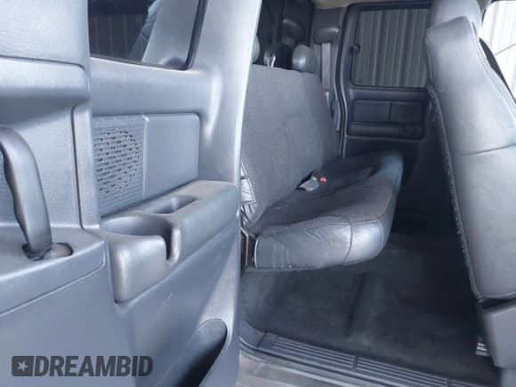 ✅ 2001 Chevrolet Silverado 1500 LS • VIN: 1GCEC19V61Z191762 • Lot: 40420971. Listed on IAAI with Not provided. Free auction sales archive from the USA and detailed vehicle history report at DreamBid. Image 8.