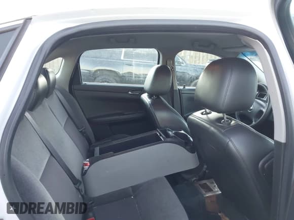 ✅ 2010 Chevrolet Impala Police Police • VIN: 2G1WD5EM9A1199927 • Лот: 43733944. Опубликован ранее на IAAI с пробегом 122 285 миль. Бесплатный доступ к архиву аукционных продаж из США и подробный отчёт об истории автомобиля на DreamBid. Изображение 8.