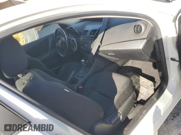 ✅ 2013 Mazda 3 i Sport • VIN: JM1BL1UP1D1777784 • Lot: 92200835. Listed on Copart with 124,258 mi. Free auction sales archive from the USA and detailed vehicle history report at DreamBid. Image 8.