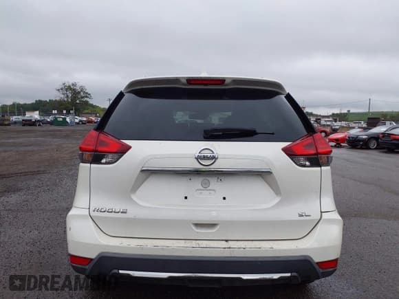 ✅ 2017 Nissan Rogue S • VIN: 5N1AT2MT1HC755644 • Lot: 43031867. Wystawiony na IAAI z przebiegiem 210 548 mil. Bezpłatny archiwum sprzedaży aukcyjnych z USA i szczegółowy raport historii pojazdu na DreamBid. Zdjęcie 16.