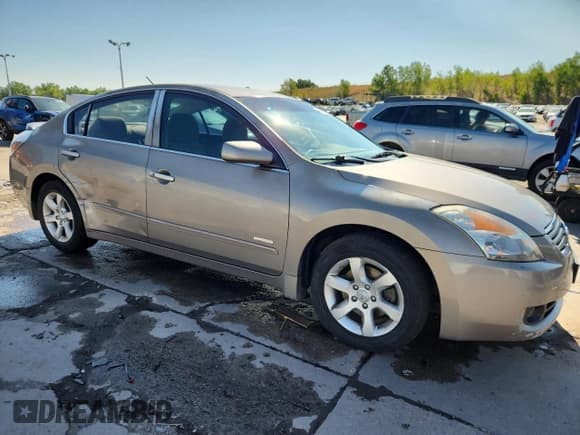 ✅ 2007 Nissan Altima Hybrid • VIN: 1N4CL21E67C184384 • Лот: 69477835. Опубликован ранее на Copart с пробегом 186 271 миль. Бесплатный доступ к архиву аукционных продаж из США и подробный отчёт об истории автомобиля на DreamBid. Изображение 4.