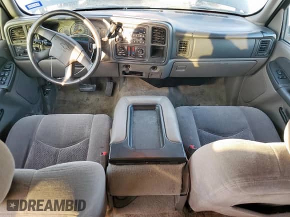 2003 Chevrolet Suburban Z71 z VIN 3GNFK16Z53G154565, wystawiony jako Copart lot #85582955 z przebiegiem 304 431 mil mil oraz Szkoda całkowita • Salvage title. Historia ofert i sprzedaży dostępna na DreamBid. Obrazek 8.