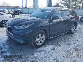 ✅ 2022 Toyota Highlander L • VIN: 5TDCZRBH4NS224029 • Lot: 87108284. Wystawiony na Copart z przebiegiem 32 864 mil. Bezpłatny archiwum sprzedaży aukcyjnych z USA i szczegółowy raport historii pojazdu na DreamBid. Zdjęcie 1.