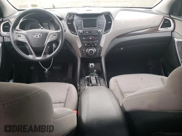✅ 2018 Hyundai Santa Fe 2.4L • VIN: 5XYZT3LB2JG571997 • Лот: 71226213. Опубликован ранее на Copart с пробегом Не указан. Бесплатный доступ к архиву аукционных продаж из США и подробный отчёт об истории автомобиля на DreamBid. Изображение 8.