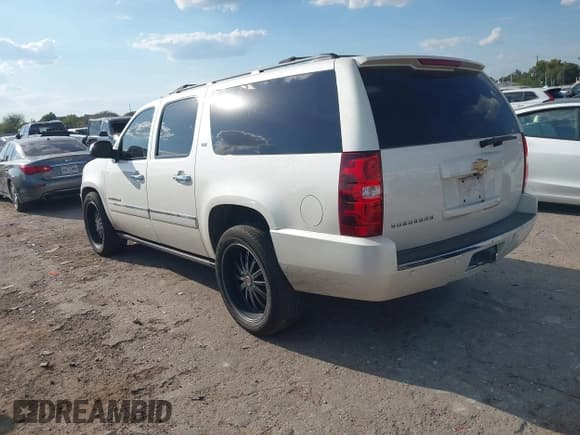 ✅ 2014 Chevrolet Suburban LTZ • VIN: 1GNSCKE00ER139978 • Лот: 43322931. Опубликован ранее на IAAI с пробегом 257 754 миль. Бесплатный доступ к архиву аукционных продаж из США и подробный отчёт об истории автомобиля на DreamBid. Изображение 3.