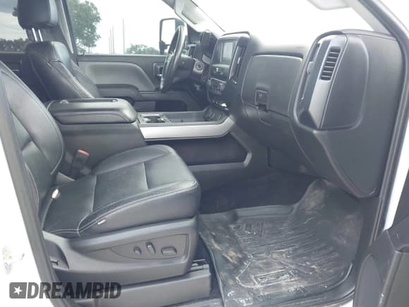 ✅ 2017 Chevrolet Silverado 2500HD Work Truck • VIN: 1GC1KUEY2HF229468 • Lot: 42615385. Wystawiony na IAAI z przebiegiem 88 472 mil. Bezpłatny archiwum sprzedaży aukcyjnych z USA i szczegółowy raport historii pojazdu na DreamBid. Zdjęcie 5.