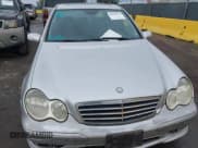 ✅ 2005 Mercedes-Benz C 230 Kompressor • VIN: WDBRF40J15A749542 • Lot: 43444524. Wystawiony na IAAI z przebiegiem 214 832 mil. Bezpłatny archiwum sprzedaży aukcyjnych z USA i szczegółowy raport historii pojazdu na DreamBid. Zdjęcie 6.
