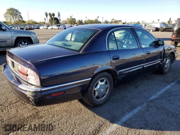 ✅ 1998 Buick Park Avenue • VIN: 1G4CW52K5W4633968 • Lot: 41971495. Listed on Copart with 208,205 mi. Free auction sales archive from the USA and detailed vehicle history report at DreamBid. Image 3.