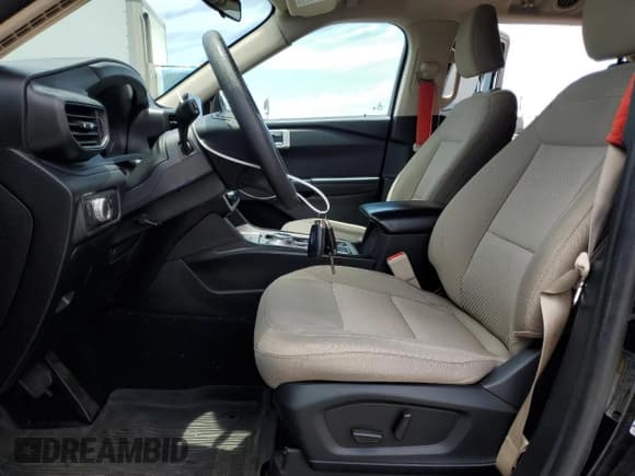 ✅ 2021 Ford Explorer • VIN: 1FMSK7BH2MGB60680 • Lot: 66037285. Wystawiony na Copart z przebiegiem 47 944 mil. Bezpłatny archiwum sprzedaży aukcyjnych z USA i szczegółowy raport historii pojazdu na DreamBid. Zdjęcie 7.