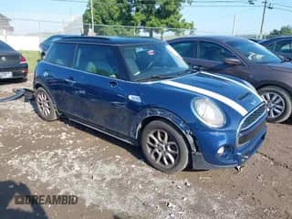 2015 MINI Hardtop S с VIN WMWXP7C52F2A35212, выставлен на аукционе IAAI как лот 42742303 с пробегом 108 471 миль миль и . История ставок и продаж доступна на DreamBid. Изображение 1.