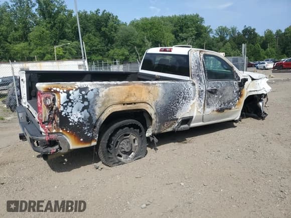 ✅ 2022 GMC Sierra 2500HD • VIN: 1GT39LEY0NF221864 • Лот: 50147355. Опубликован ранее на Copart с пробегом 32 414 миль. Бесплатный доступ к архиву аукционных продаж из США и подробный отчёт об истории автомобиля на DreamBid. Изображение 3.