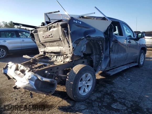 ✅ 2022 GMC Sierra 1500 SLE • VIN: 3GTPUBEK7NG647314 • Лот: 88570325. Опубликован ранее на Copart с пробегом 34 012 миль. Бесплатный доступ к архиву аукционных продаж из США и подробный отчёт об истории автомобиля на DreamBid. Изображение 3.