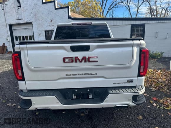 ✅ 2019 GMC Sierra 1500 Denali • VIN: 1GTU9FEL6KZ290420 • Лот: 91506455. Опубликован ранее на Copart с пробегом 130 141 миль. Бесплатный доступ к архиву аукционных продаж из США и подробный отчёт об истории автомобиля на DreamBid. Изображение 6.