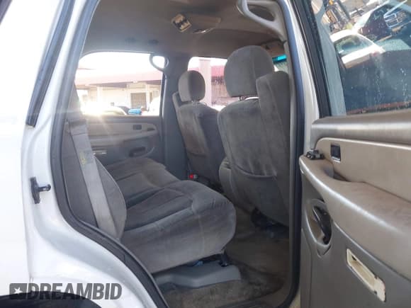 ✅ 2002 Chevrolet Tahoe LS • VIN: 1GNEC13Z52R122064 • Lot: 43636073. Listed on IAAI with 279,645 mi. Free auction sales archive from the USA and detailed vehicle history report at DreamBid. Image 8.