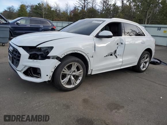 ✅ 2020 Audi Q8 Premium Plus • VIN: WA1BVAF1XLD000613 • Лот: 82378565. Опубликован ранее на Copart с пробегом 45 004 миль. Бесплатный доступ к архиву аукционных продаж из США и подробный отчёт об истории автомобиля на DreamBid. Изображение 1.