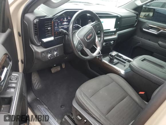 ✅ 2022 GMC Sierra 1500 Elevation • VIN: 1GTUUCED9NZ619993 • Лот: 65930095. Опубликован ранее на Copart с пробегом 62 610 миль. Бесплатный доступ к архиву аукционных продаж из США и подробный отчёт об истории автомобиля на DreamBid. Изображение 8.