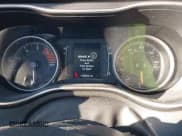 ✅ 2019 Jeep Cherokee Altitude • VIN: 1C4PJMLN0KD213357 • Lot: 41320886. Wystawiony na IAAI z przebiegiem 136 506 mil. Bezpłatny archiwum sprzedaży aukcyjnych z USA i szczegółowy raport historii pojazdu na DreamBid. Zdjęcie 7.