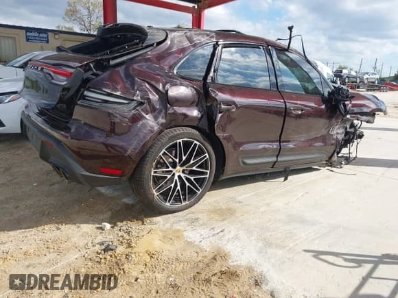 ✅ 2025 Porsche Macan • VIN: WP1AA2A5XSLB03143 • Lot: 43581011. Wystawiony na IAAI z przebiegiem 3 122 mil. Bezpłatny archiwum sprzedaży aukcyjnych z USA i szczegółowy raport historii pojazdu na DreamBid. Zdjęcie 4.