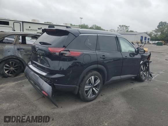 ✅ 2025 Nissan Rogue SL • VIN: JN8BT3CB3SW163020 • Lot: 68971935. Listed on Copart with 5,000 mi. Free auction sales archive from the USA and detailed vehicle history report at DreamBid. Image 3.