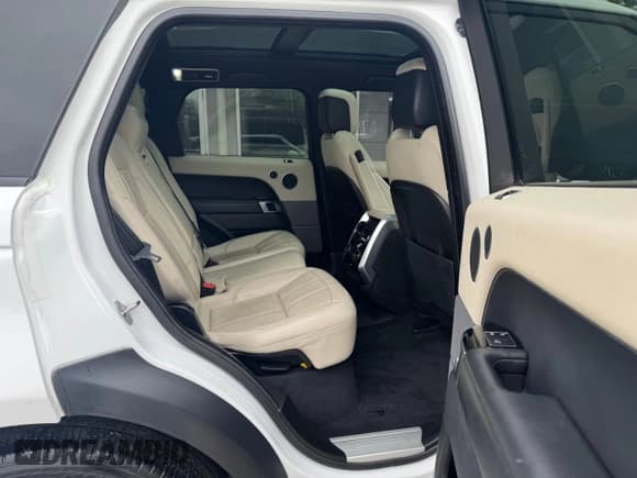 ✅ 2018 Land Rover Range Rover Sport HSE • VIN: SALWR2RKXJA193410 • Lot: 50449565. Wystawiony na Copart z przebiegiem 113 763 mil. Bezpłatny archiwum sprzedaży aukcyjnych z USA i szczegółowy raport historii pojazdu na DreamBid. Zdjęcie 6.