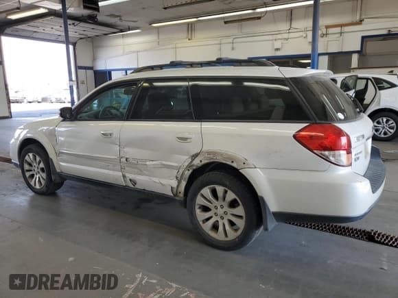 ✅ 2009 Subaru Outback Limited • VIN: 4S4BP66C697343582 • Лот: 84446685. Опубликован ранее на Copart с пробегом 171 719 миль. Бесплатный доступ к архиву аукционных продаж из США и подробный отчёт об истории автомобиля на DreamBid. Изображение 2.