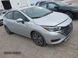 ✅ 2025 Nissan Versa SV • VIN: 3N1CN8EV7SL846166 • Лот: 43755284. Опубликован ранее на IAAI с пробегом 18 214 миль. Бесплатный доступ к архиву аукционных продаж из США и подробный отчёт об истории автомобиля на DreamBid. Изображение 1.