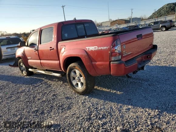 ✅ 2015 Toyota Tacoma • VIN: 3TMLU4EN9FM203763 • Lot: 92786155. Listed on Copart with 209,705 mi. Free auction sales archive from the USA and detailed vehicle history report at DreamBid. Image 2.