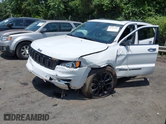 ✅ 2020 Jeep Grand Cherokee Limited • VIN: 1C4RJEBG3LC265820 • Lot: 42797967. Listed on IAAI with 99,220 mi. Free auction sales archive from the USA and detailed vehicle history report at DreamBid. Image 18.