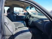 ✅ 2009 Chevrolet Suburban LS • VIN: 1GNFC16029R200974 • Lot: 41370873. Listed on IAAI with 207,649 mi. Free auction sales archive from the USA and detailed vehicle history report at DreamBid. Image 5.