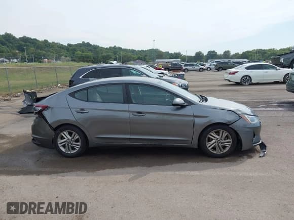 ✅ 2019 Hyundai Elantra SEL • VIN: 5NPD84LF2KH479688 • Lot: 43218077. Listed on IAAI with 136,107 mi. Free auction sales archive from the USA and detailed vehicle history report at DreamBid. Image 14.