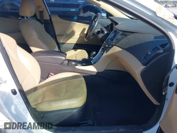 ✅ 2014 Hyundai Sonata SE • VIN: 5NPEC4AC3EH911107 • Lot: 43621086. Wystawiony na IAAI z przebiegiem 140 404 mil. Bezpłatny archiwum sprzedaży aukcyjnych z USA i szczegółowy raport historii pojazdu na DreamBid. Zdjęcie 5.