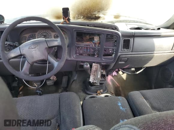 ✅ 2003 Chevrolet Silverado 2500HD LS • VIN: 1GCHC29U23E198146 • Лот: 73506314. Опубликован ранее на Copart с пробегом 232 549 миль. Бесплатный доступ к архиву аукционных продаж из США и подробный отчёт об истории автомобиля на DreamBid. Изображение 8.