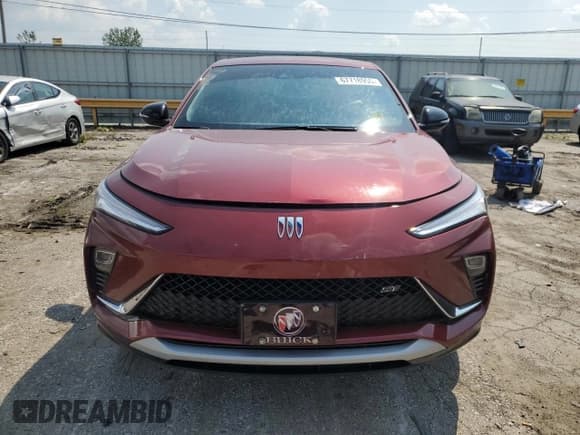 ✅ 2024 Buick Envista Sport Touring • VIN: KL47LBE23RB055534 • Lot: 67718955. Wystawiony na Copart z przebiegiem 27 693 mil. Bezpłatny archiwum sprzedaży aukcyjnych z USA i szczegółowy raport historii pojazdu na DreamBid. Zdjęcie 5.