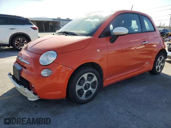 ✅ 2014 FIAT 500e • VIN: 3C3CFFGE1ET266948 • Lot: 57137835. Listed on Copart with 86,013 mi. Free auction sales archive from the USA and detailed vehicle history report at DreamBid. Image 1.