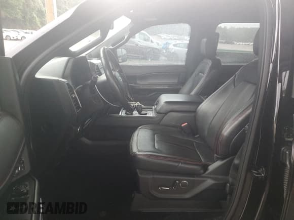 ✅ 2019 Ford Expedition Max Limited • VIN: 1FMJK1KT3KEA53692 • Lot: 60821085. Wystawiony na Copart z przebiegiem 136 624 mil. Bezpłatny archiwum sprzedaży aukcyjnych z USA i szczegółowy raport historii pojazdu na DreamBid. Zdjęcie 7.