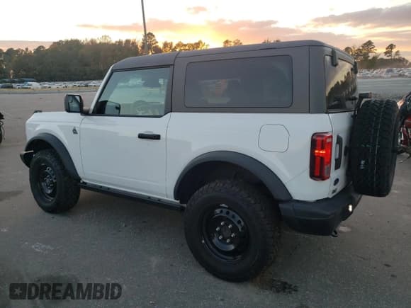 ✅ 2023 Ford Bronco • VIN: 1FMDE5CH7PLB98677 • Lot: 79028794. Listed on Copart with 17,529 mi. Free auction sales archive from the USA and detailed vehicle history report at DreamBid. Image 2.