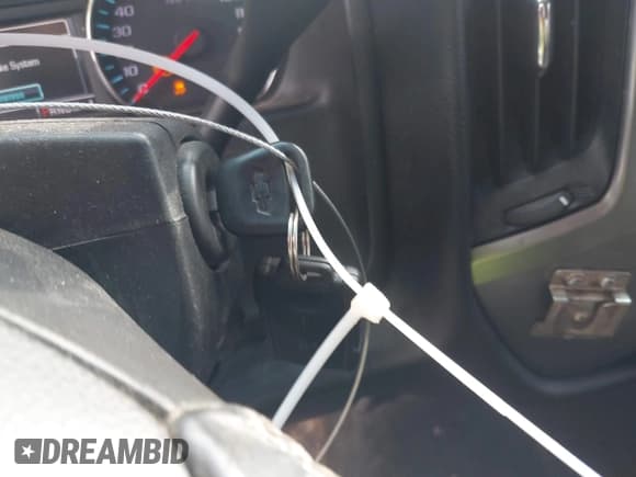 ✅ 2015 Chevrolet Silverado 2500HD LT • VIN: 1GC1KVEG3FF165208 • Lot: 42184899. Wystawiony na IAAI z przebiegiem 311 427 mil. Bezpłatny archiwum sprzedaży aukcyjnych z USA i szczegółowy raport historii pojazdu na DreamBid. Zdjęcie 11.