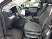 ✅ 2024 Volkswagen Taos SE • VIN: 3VVVX7B24RM088426 • Lot: 82398125. Wystawiony na Copart z przebiegiem 6 877 mil. Bezpłatny archiwum sprzedaży aukcyjnych z USA i szczegółowy raport historii pojazdu na DreamBid. Zdjęcie 7.