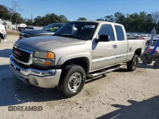 ✅ 2007 GMC Sierra 1500 • VIN: 1GTHC29D77E165147 • Lot: 80799064. Listed on Copart with 233,678 mi. Free auction sales archive from the USA and detailed vehicle history report at DreamBid. Image 1.