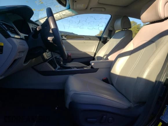 ✅ 2017 Hyundai Sonata Sport • VIN: 5NPE34AF9HH585179 • Лот: 72208682. Опубликован ранее на Copart с пробегом 45 364 миль. Бесплатный доступ к архиву аукционных продаж из США и подробный отчёт об истории автомобиля на DreamBid. Изображение 7.