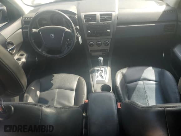 ✅ 2010 Dodge Avenger R/T • VIN: 1B3CC5FB9AN237036 • Lot: 72609834. Wystawiony na Copart z przebiegiem 141 181 mil. Bezpłatny archiwum sprzedaży aukcyjnych z USA i szczegółowy raport historii pojazdu na DreamBid. Zdjęcie 8.