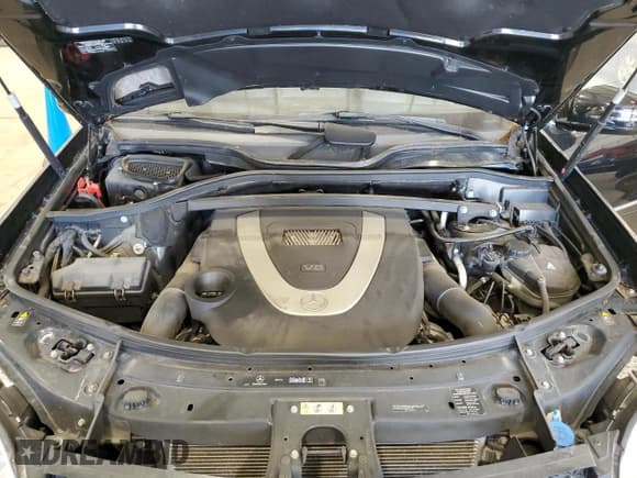 ✅ 2012 Mercedes-Benz GL 550 • VIN: 4JGBF8GEXCA787251 • Lot: 71632095. Wystawiony na Copart z przebiegiem 102 551 mil. Bezpłatny archiwum sprzedaży aukcyjnych z USA i szczegółowy raport historii pojazdu na DreamBid. Zdjęcie 12.