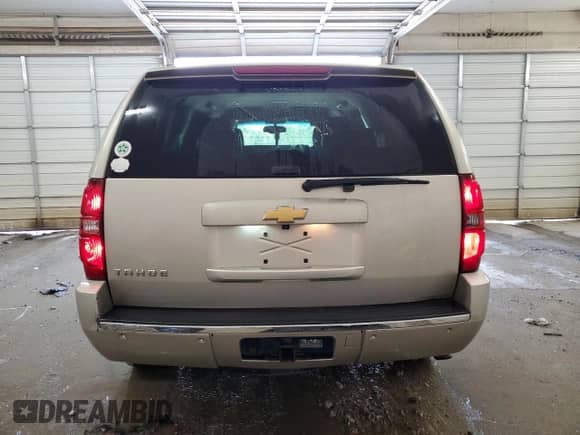 2013 Chevrolet Tahoe LTZ z VIN 1GNSKCE00DR330467, wystawiony jako Copart lot #80821995 z przebiegiem 294 372 mil mil oraz Szkoda całkowita • Salvage title. Historia ofert i sprzedaży dostępna na DreamBid. Obrazek 6.