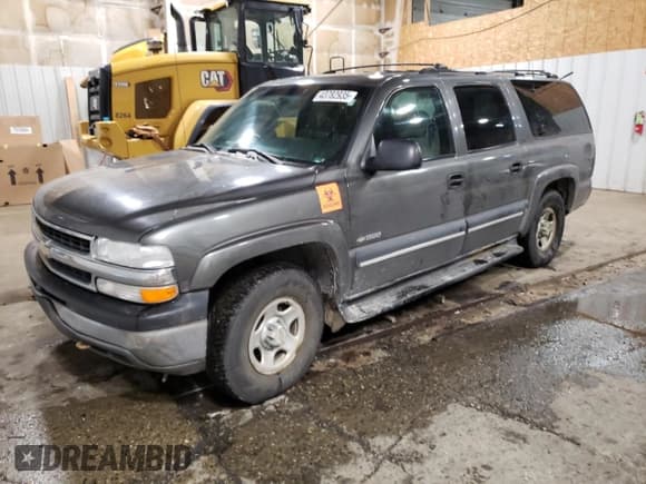 ✅ 2001 Chevrolet Suburban LS • VIN: 3GNFK16T81G111623 • Лот: 43782935. Опубликован ранее на Copart с пробегом 302 353 миль. Бесплатный доступ к архиву аукционных продаж из США и подробный отчёт об истории автомобиля на DreamBid. Изображение 1.