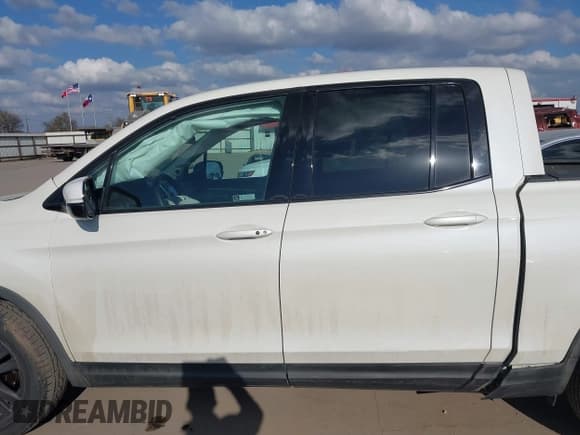 ✅ 2019 Honda Ridgeline Sport • VIN: 5FPYK2F19KB003547 • Lot: 41485958. Listed on IAAI with 57,290 mi. Free auction sales archive from the USA and detailed vehicle history report at DreamBid. Image 14.